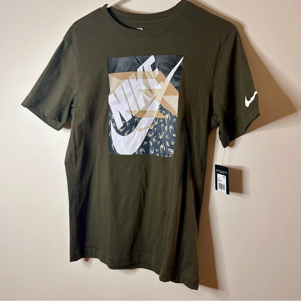 NWT Nike 3BRAND by Russell Wilson Dark Forest Green Graphic Tee Size XL 13-15yrs